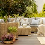 Aký je rozdiel medzi teakovým a ratanovým nábytkom