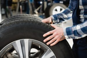 Zimné pneumatiky v lete radšej nepoužívajte