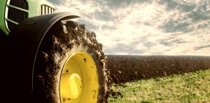 Poľnohospodárske stroje: týchto 5 by v lete nemalo chýbať na vašej farme